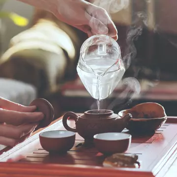 The tea ceremony. The woman pours hot water into the teapot with tea
666593392
fill, woman, chahai
