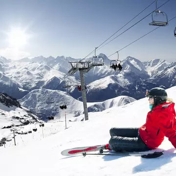Some ski areas in the Alps connect together giving skiers multiple options from one base © Difught / Shutterstock
