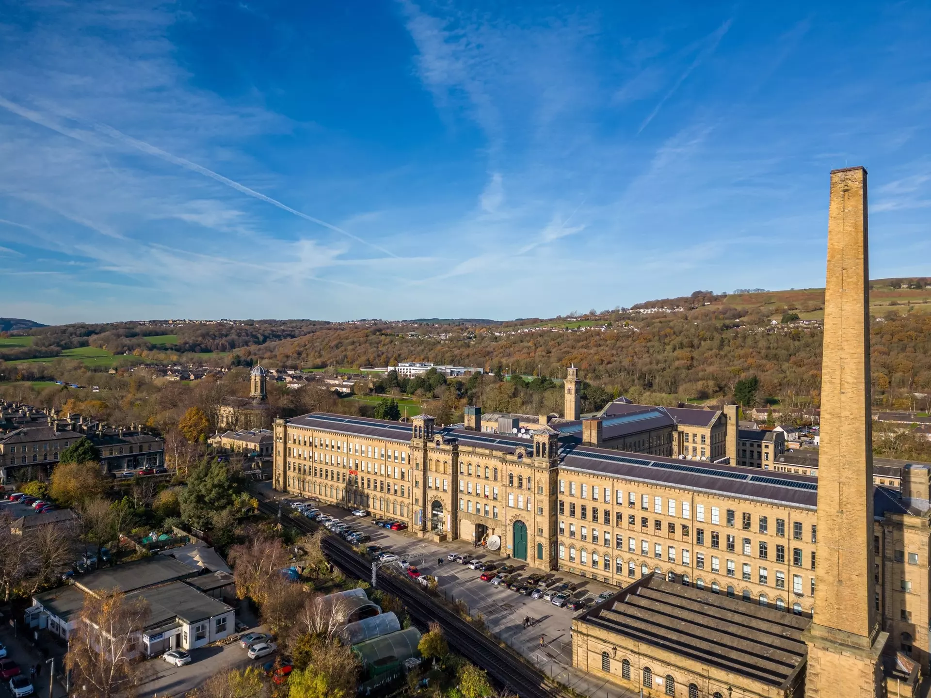 Aerial view of Salts Mill, Saltaire, UNESCO World Heritage Site and a former Victorian textile mill owned by Titus Salt. Bradford, West Yorkshire., License Type: media, Download Time: 2025-01-13T01:01:33.000Z, User: claramonitto, Editorial: false, purchase_order: 56530 - Guidebooks, job: Global Publishing-WIP, client: Great Britain 16 , other: Clara Monitto