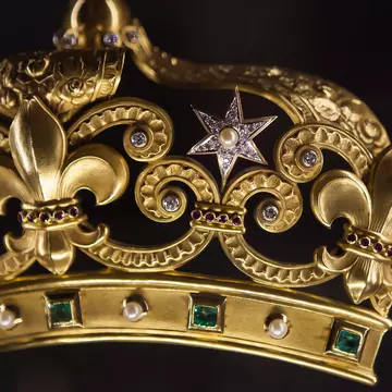 FEBRUARY 16, 2013: a golden crown at the cathedral of Notre Dame, exhibited in the nave of the cathedral.
134462135
gold, paris, jewels, church, france, prayer, jewelry, religion, medieval, treasure, cathedral, silverware, notre dame
