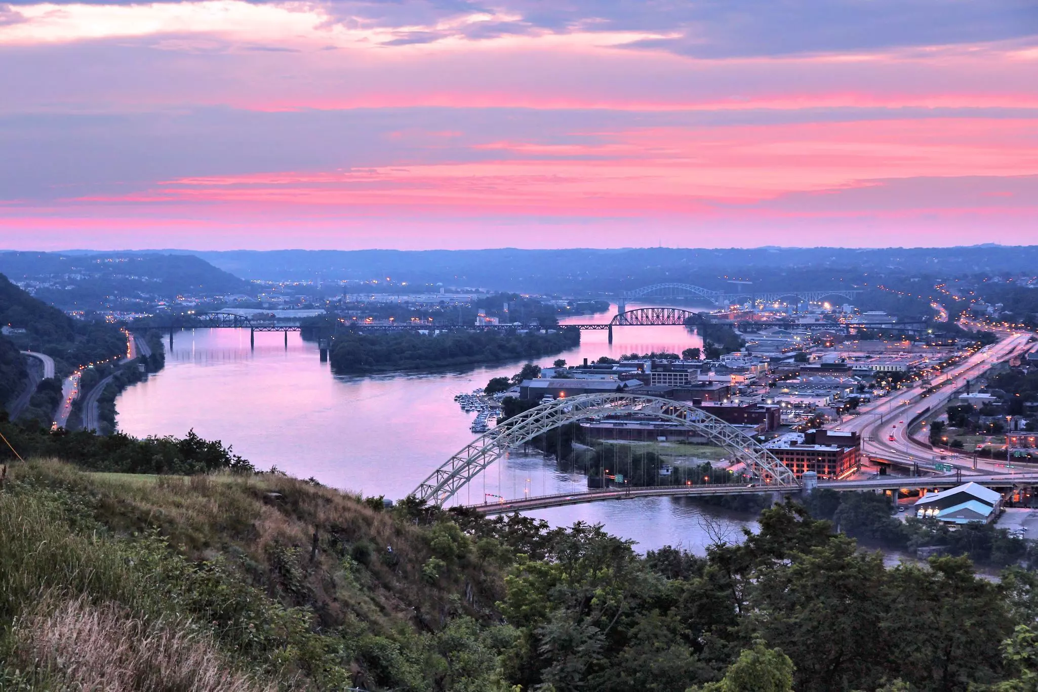 A view of Pittsburgh looking north over the West End Bridge towards Brunot Island and, eventually the North Boroughs © tupungato / Getty Images