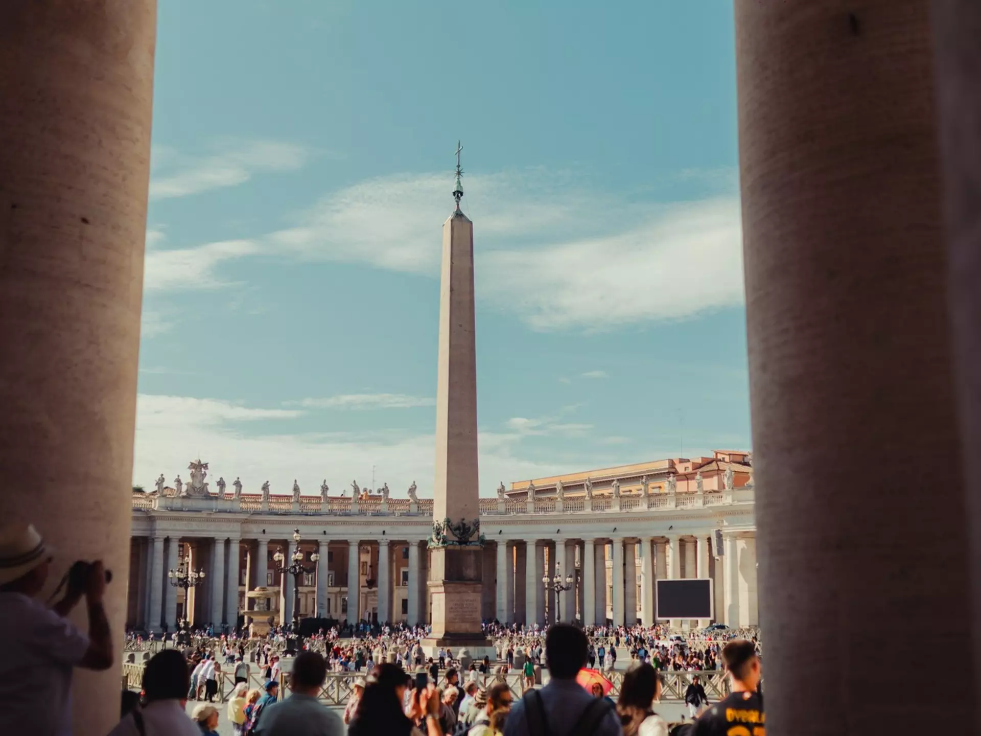 Crowds inside St Peter's Square, Vatican City.Roma during the autumn
