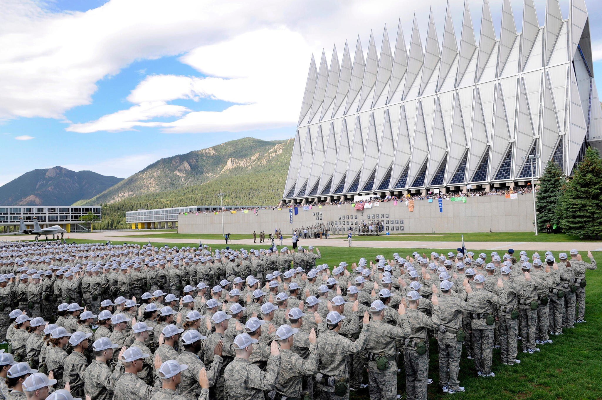 G3YYM0 Cadets recite the Oath of Allegiance.

June 26, 2009 - The 1,376 members of the Class of 2013 recites the Oath of Allegiance in front of the cadet chapel, family and friends during their first formation at the U.S. Air Force Academy in Colo...