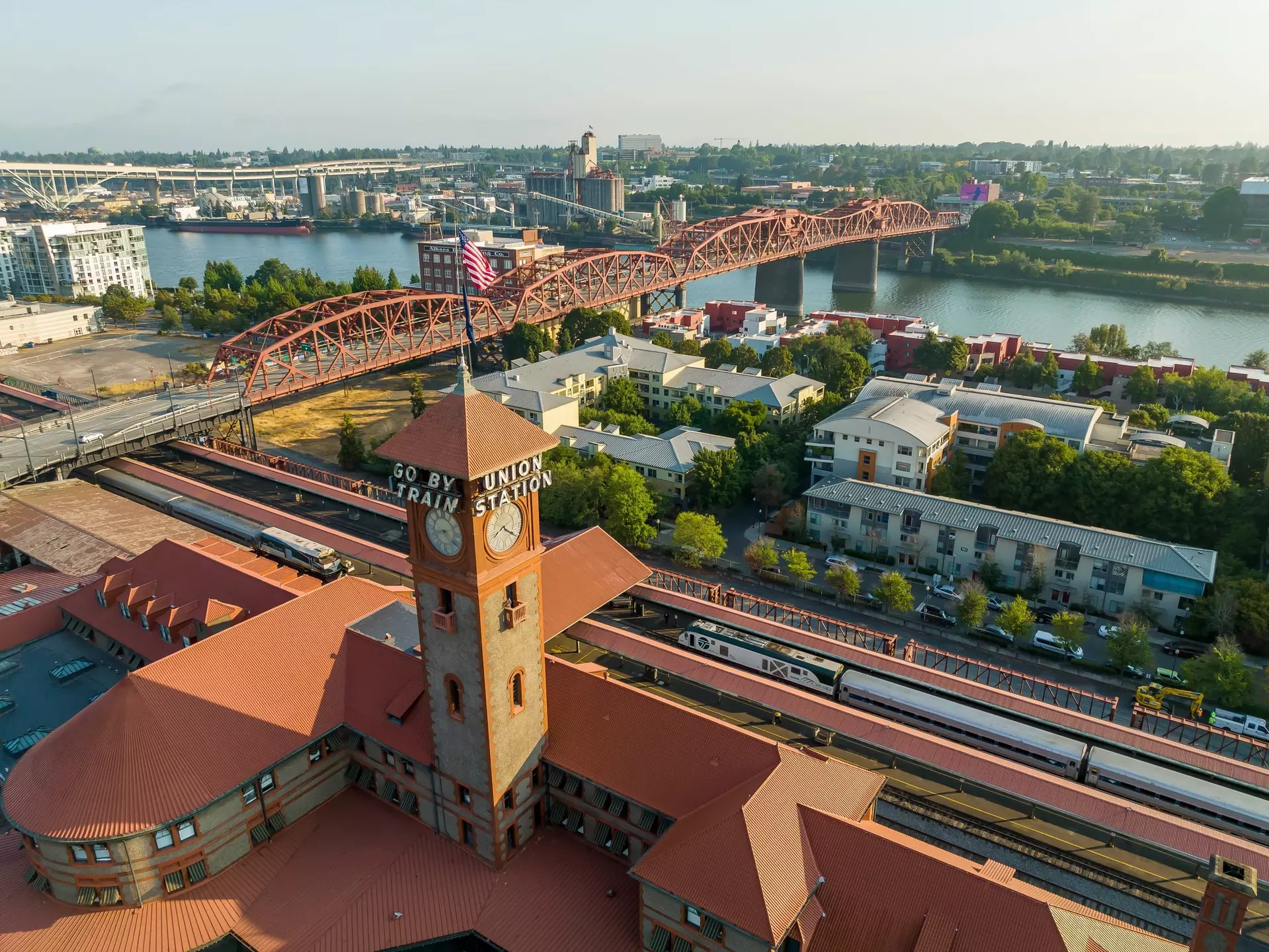 September 02, 2022 - Portland, OR, USA: Portland Union Station is a train station in Portland, Oregon, United States, situated near the western shore of the Willamette River in Old Town Chinatown. , License Type: media, Download Time: 2025-12-11T23:45:57.000Z, User: LP_ASouza, Editorial: true, purchase_order: 65050 - Digital Destinations and Articles, job: Lonely Planet, client: 2026 train journeys, other: Amy Souza