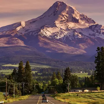 As you drive in and around Oregon, magnificent peaks like Mt Hood are inescapable © Anna Gorin / Getty Images
