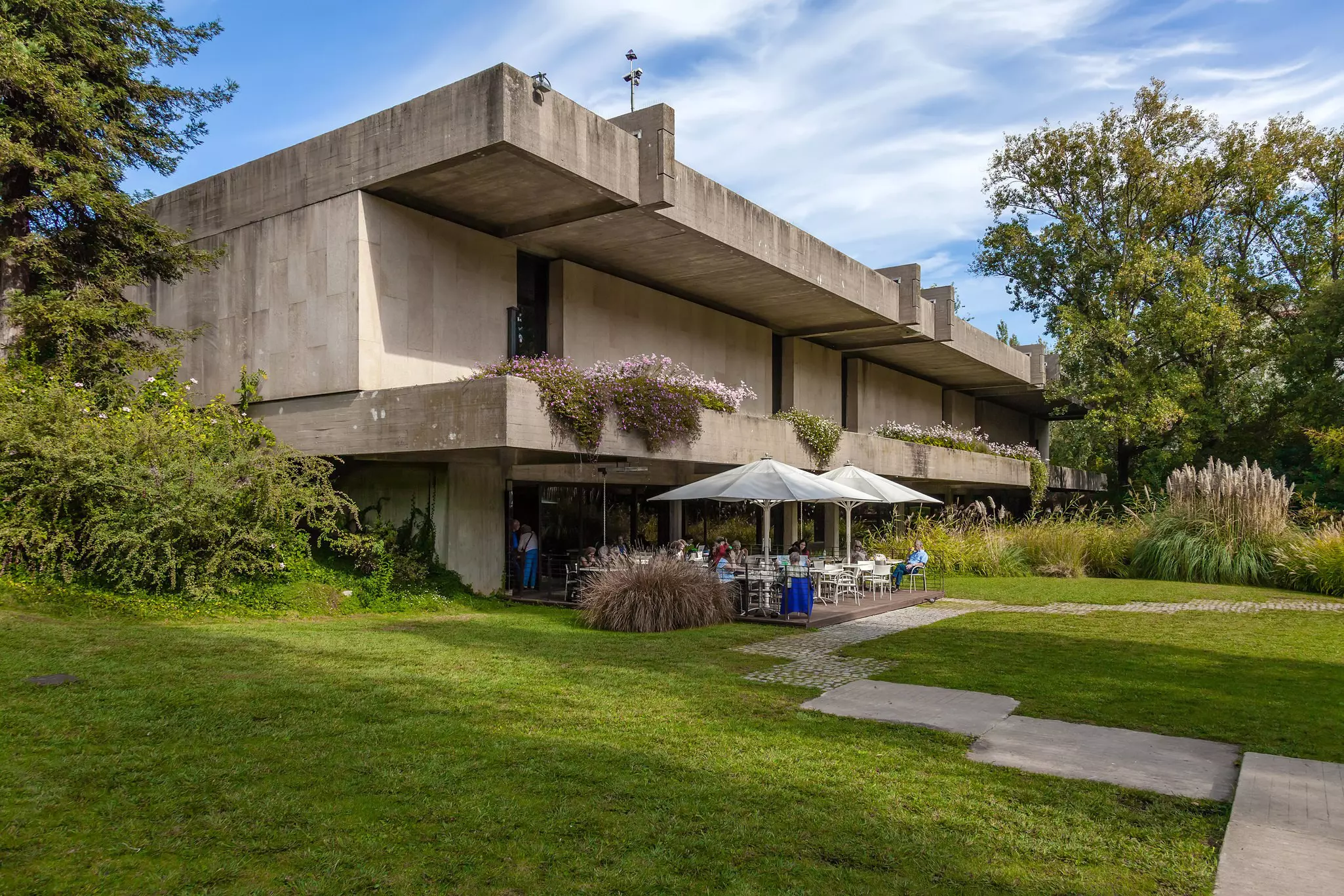 October 19, 2016: Gardens outside the Cafeteria at the Calouste Gulbenkian foundation.