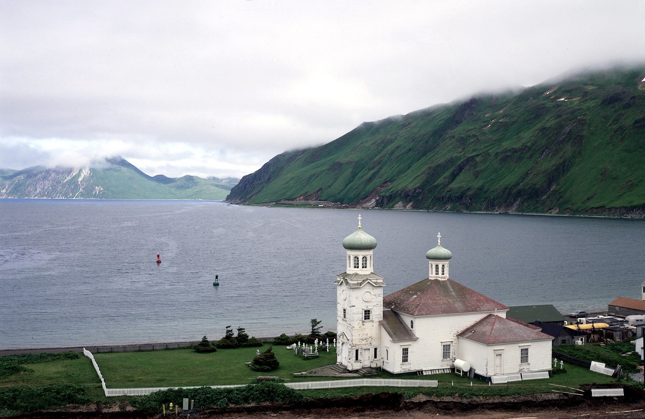 (GERMANY OUT) Aleuten : Unalaska, Dutch Harbour :Russisch-orthodoxe Kirche undErinnerungsstätte (Photo by Kanus/ullstein bild via Getty Images)