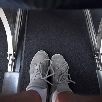 No one chooses the middle. Scott's Shotz Photography / Shutterstock