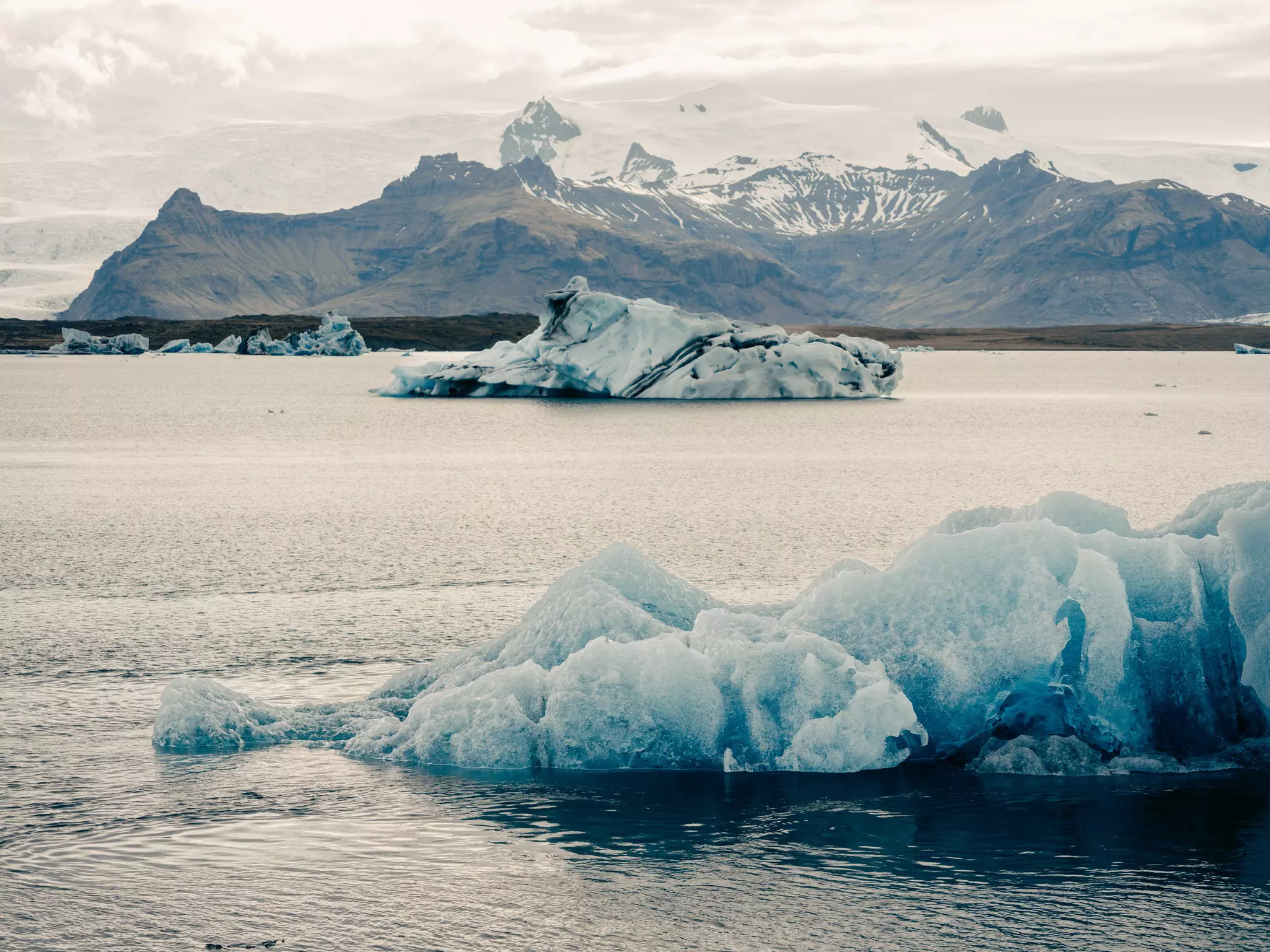Fjallsárlón. Daniel Dorsa for Lonely Planet