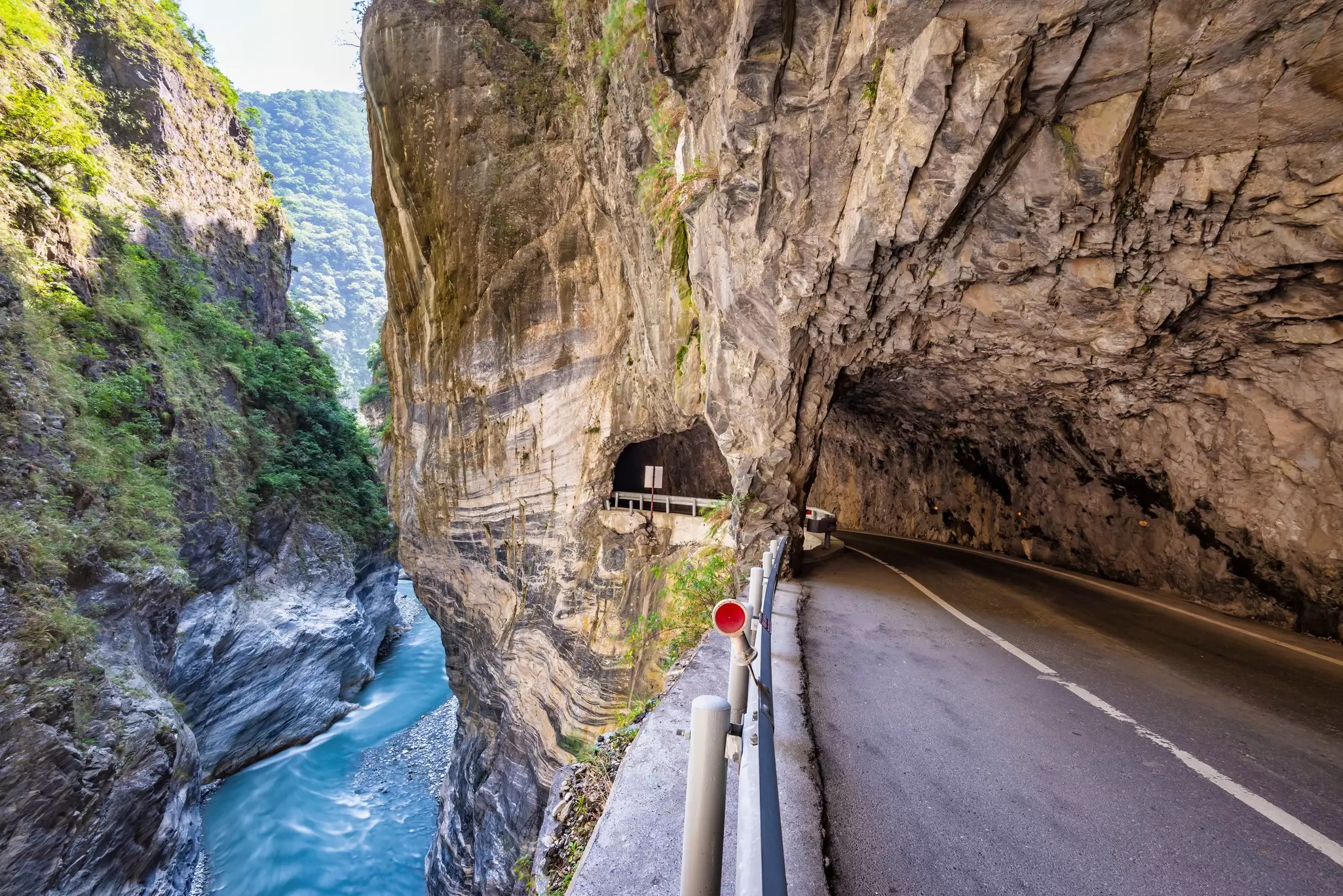 Taroko Gorge, Taiwan. CHC3537/Shutterstock