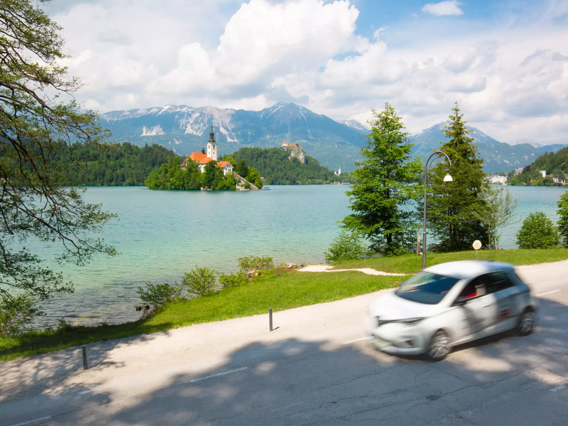 Find your way around in Slovenia with this guide to local transportation © Matej Kastelic / Shutterstock
