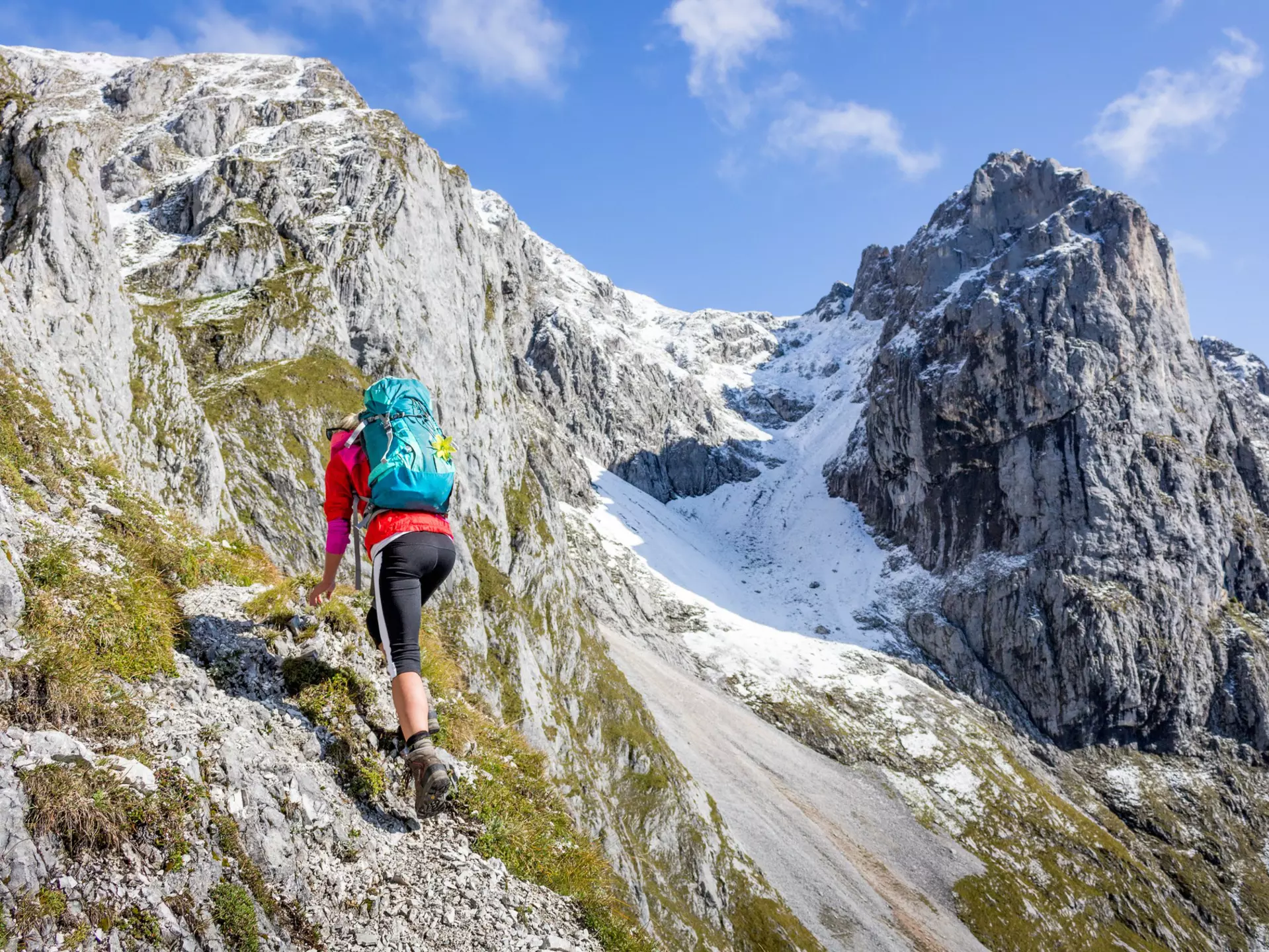 Female hiker on a snowcapped mountain  License Type: media  Download Time: 2021-11-03T14:43:12.000Z  User: AMccarthy_lonelyplanet  Is Editorial: No  purchase_order: