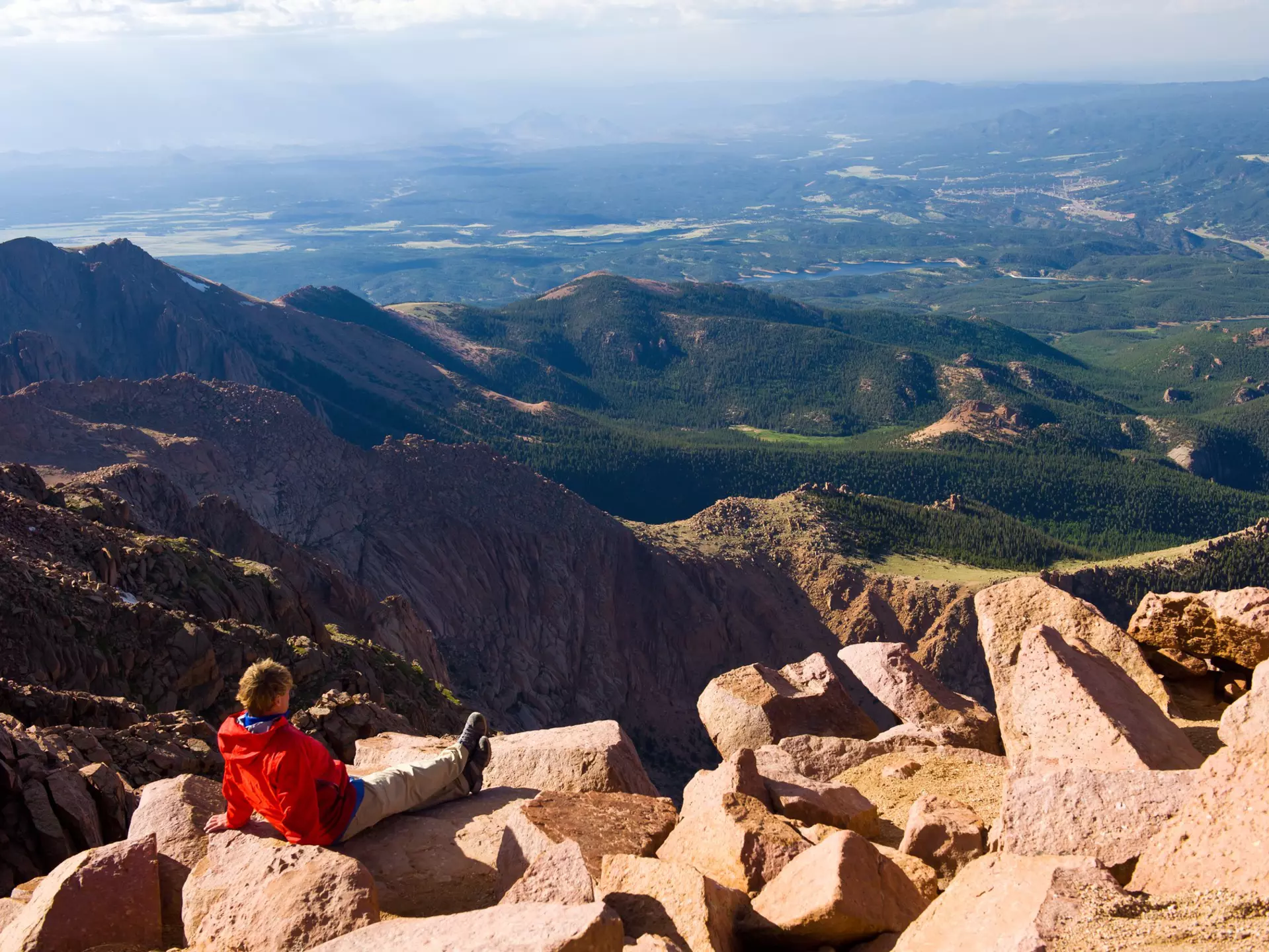 Colorado's high altitude landscapes are beautiful but it's important to be ready for the elevation before hitting the fourteeners © Adventure_photo / iStockphoto / Getty Images