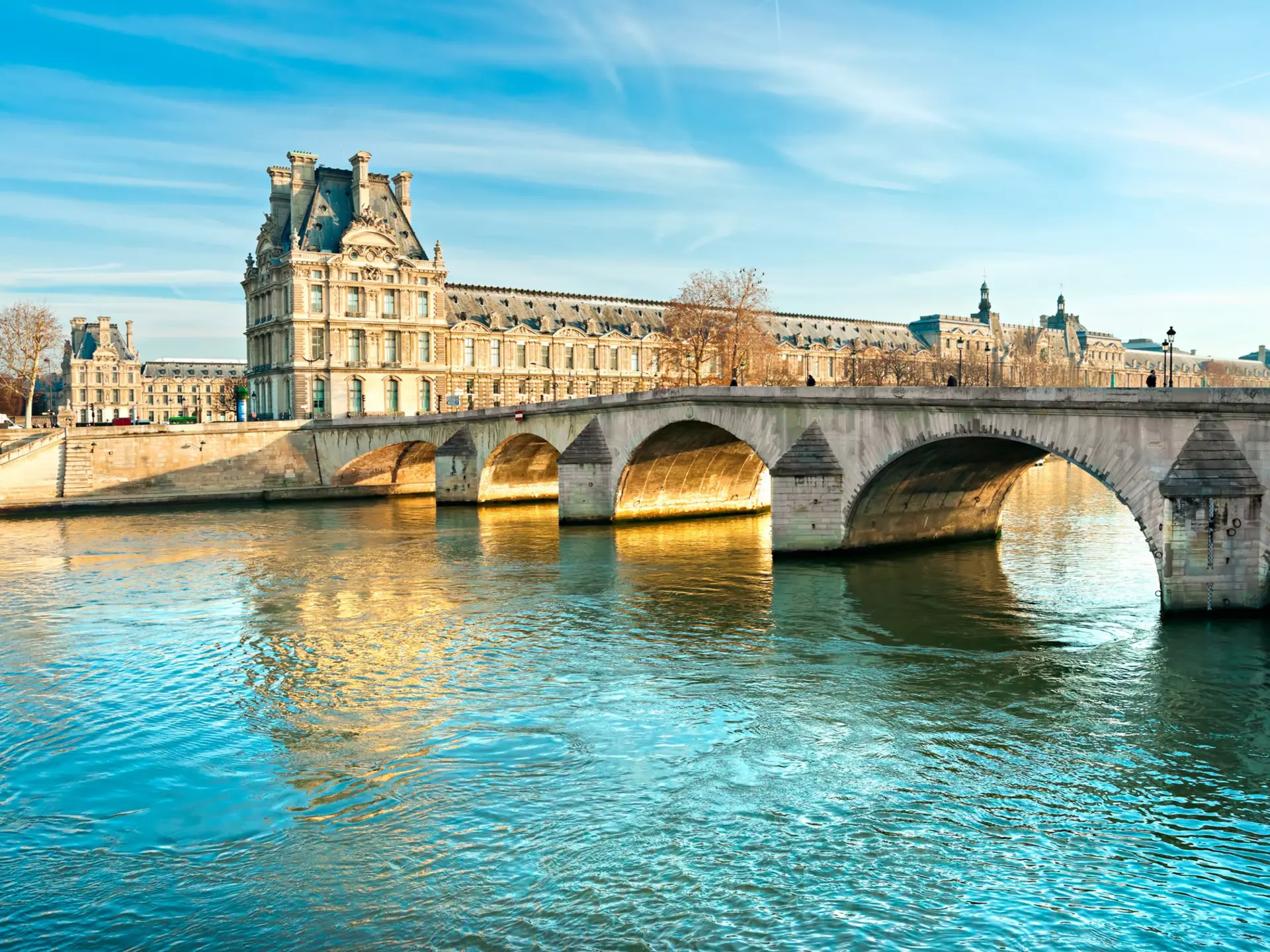 Reduced visitor numbers means longer lines at the Louvre, but more time with Mona Lisa © MasterLu / Getty Images