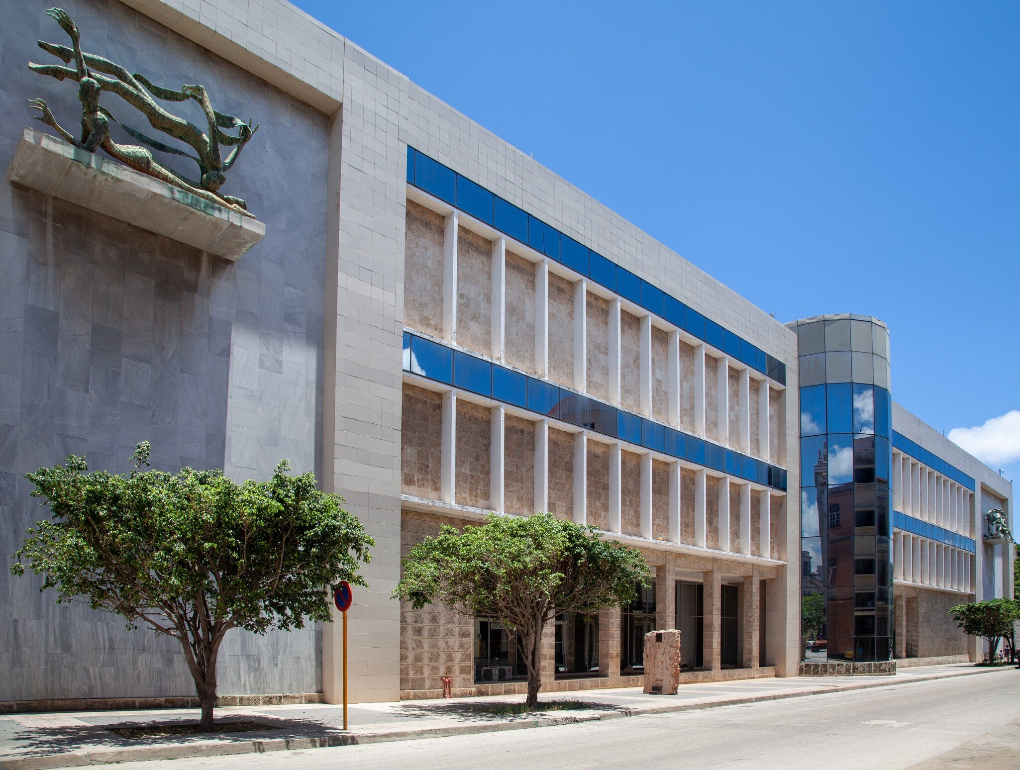 Havana, Cuba - June 6th, 2015: The Museo Nacional de Bellas Artes modern facade in downtown La Habana, Havana, Cuba, License Type: media, Download Time: 2025-07-17T13:58:59.000Z, User: nic.dhoedt_lonelyplanet, Editorial: true, purchase_order: 56530 - Guidebooks, job: Global Publishing WIP, client: Lonely Planet / Cuba 12, other: Nicolas D'Hoedt
