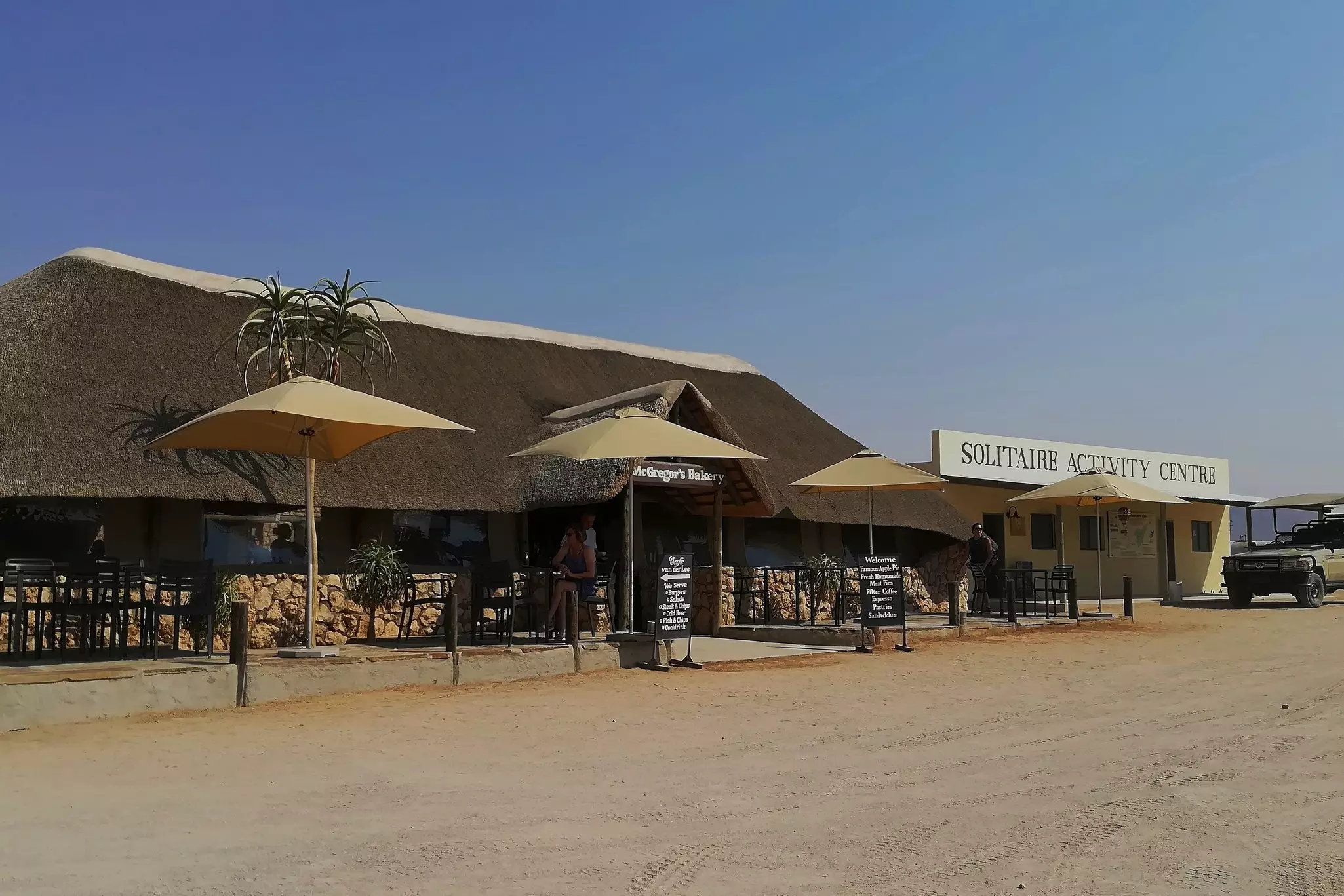 Stopping for a picnic not only saves money, but it means you don't need to cut things short to reach a restaurant © Zurijeta / Shutterstock