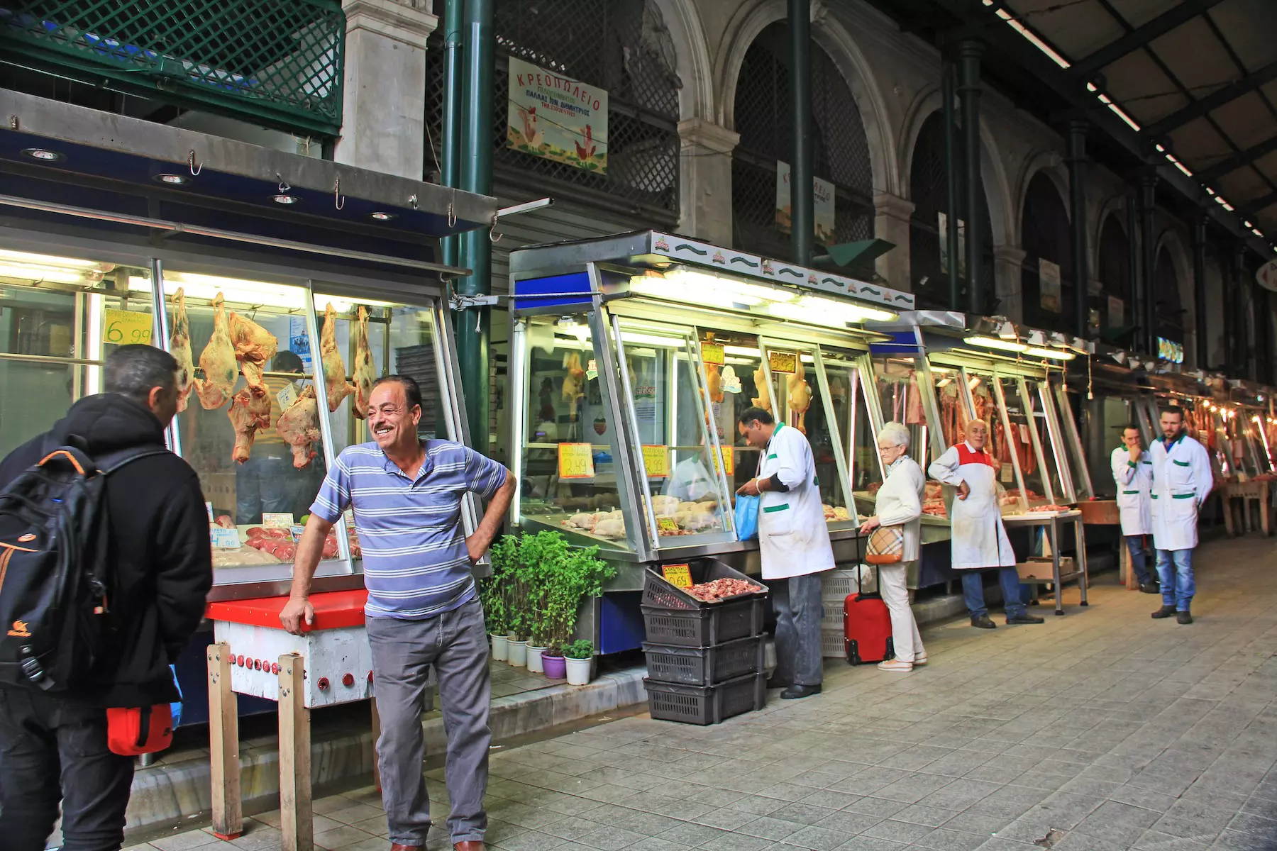 Athens markets like Varvakios Agora let visitors slip into the flow of daily life – at no cost to observe © Lindasj22 / Shutterstock