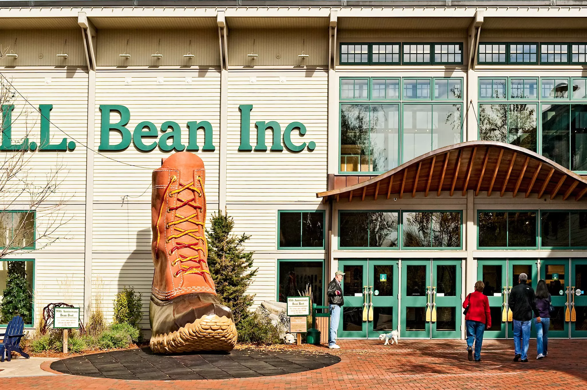 The LL Bean flagship store has great deals year-round © John Greim / Getty Images