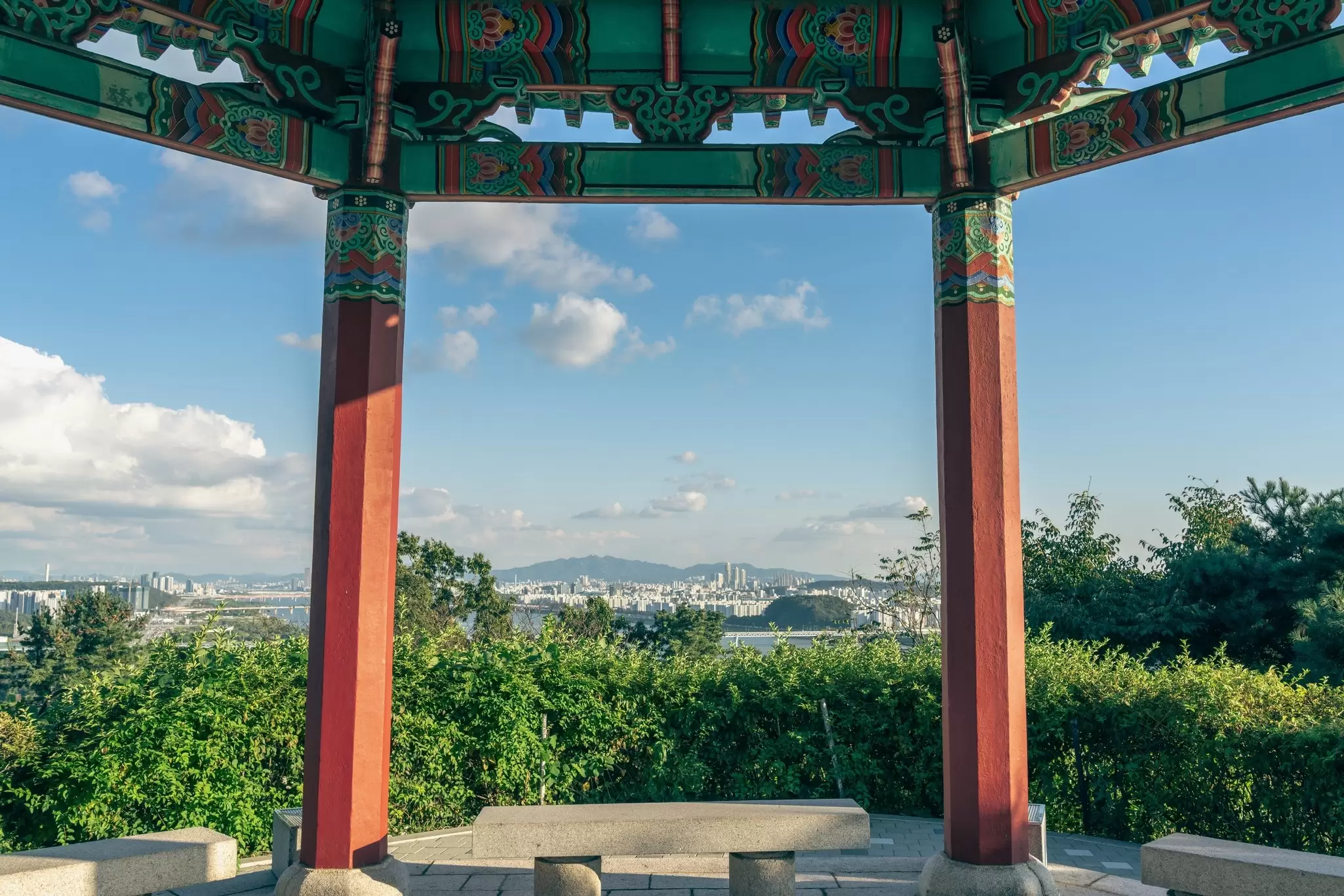 Seoul has plenty of places to relax. Sanga Park/Shutterstock
