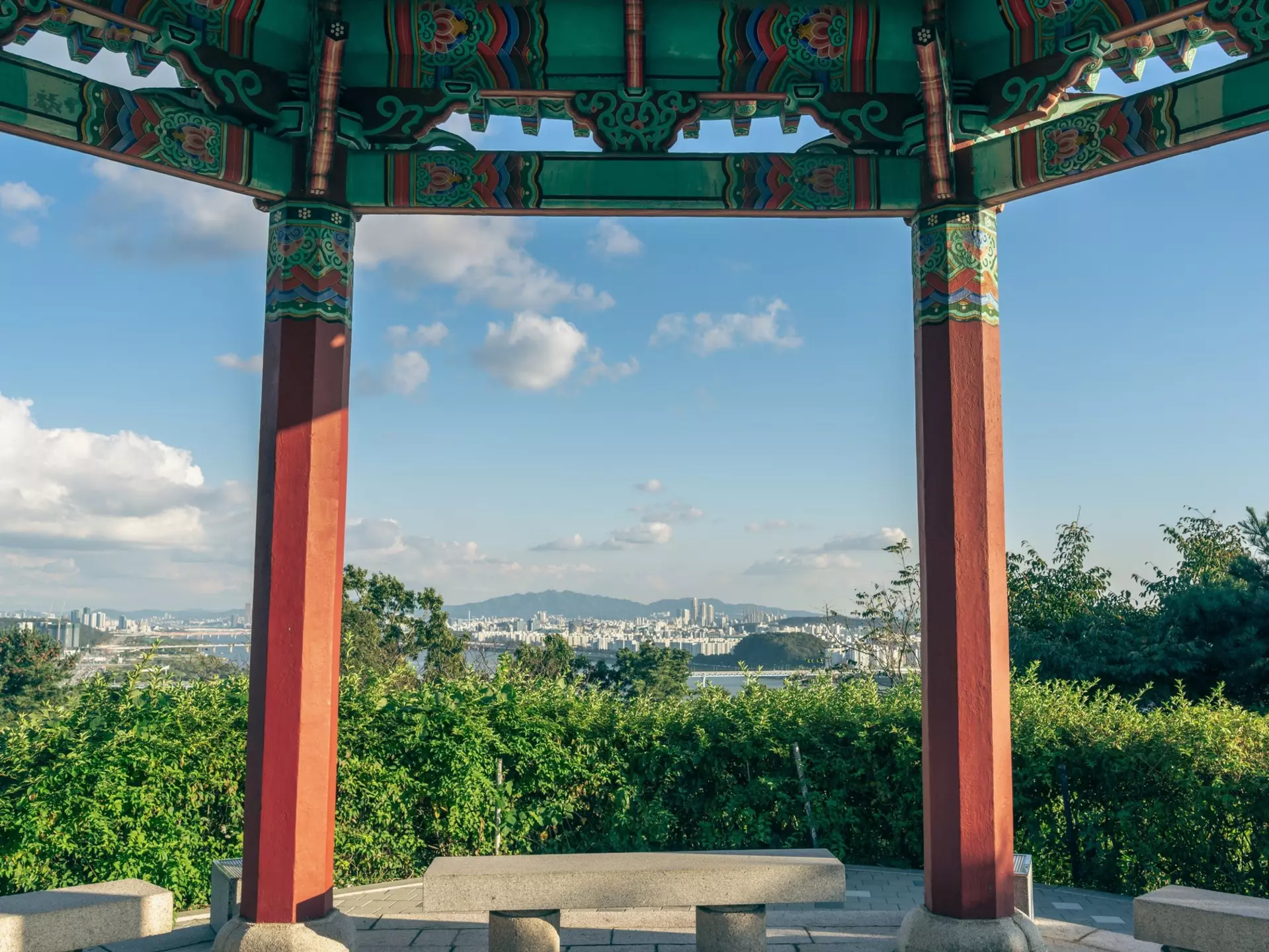 Seoul has plenty of places to relax. Sanga Park/Shutterstock