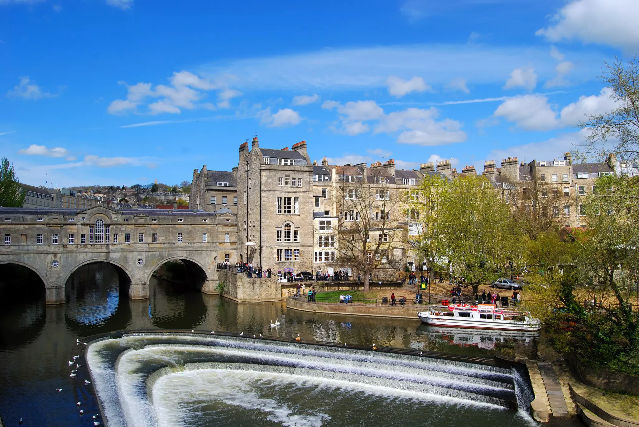 Pulteney Bridge in historical town of Bath, Somerset, England.