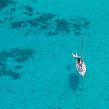 Sailing in the lagoon