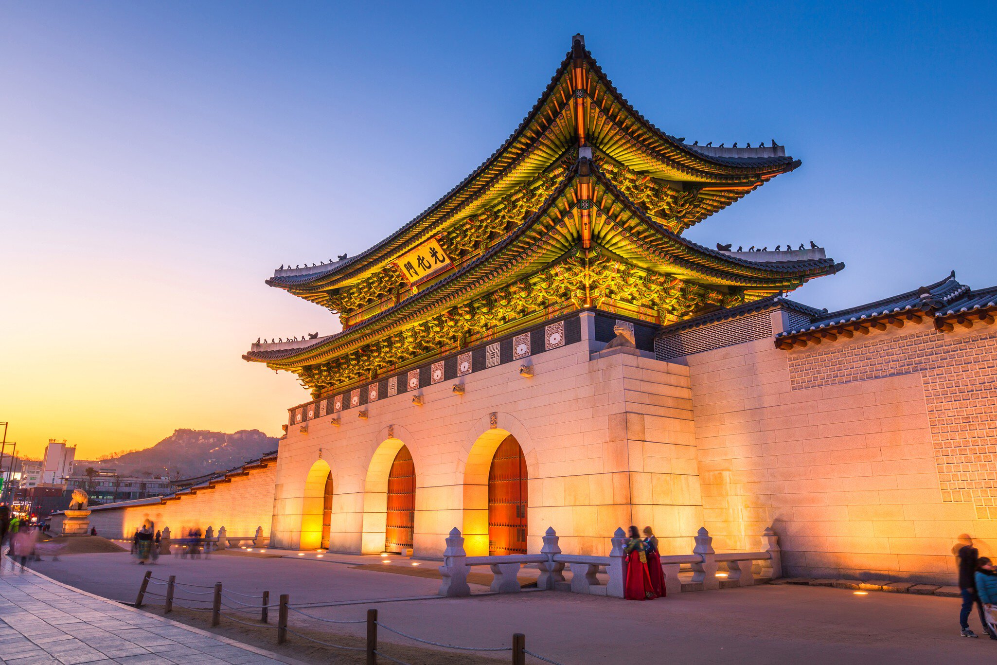 Gyeongbokgung Palace, front of Gwanghuamun gate in downtown Seoul, South Korea. Name of the Palace 'Gyeongbokgung'   License Type: media  Download Time: 2024-05-06T06:05:20.000Z  User: aomi.ito_lonelyplanet  Is Editorial: No  purchase_order:   