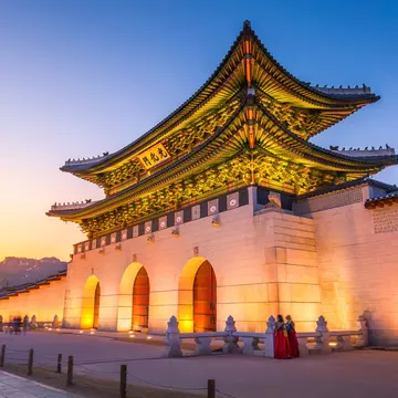 Gyeongbokgung Palace, front of Gwanghuamun gate in downtown Seoul, South Korea. Name of the Palace 'Gyeongbokgung'   License Type: media  Download Time: 2024-05-06T06:05:20.000Z  User: aomi.ito_lonelyplanet  Is Editorial: No  purchase_order:   