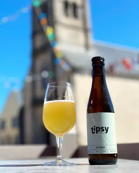 Enjoy a beer in the sun at Brasserie Tipsy © Tipsy Brewing
