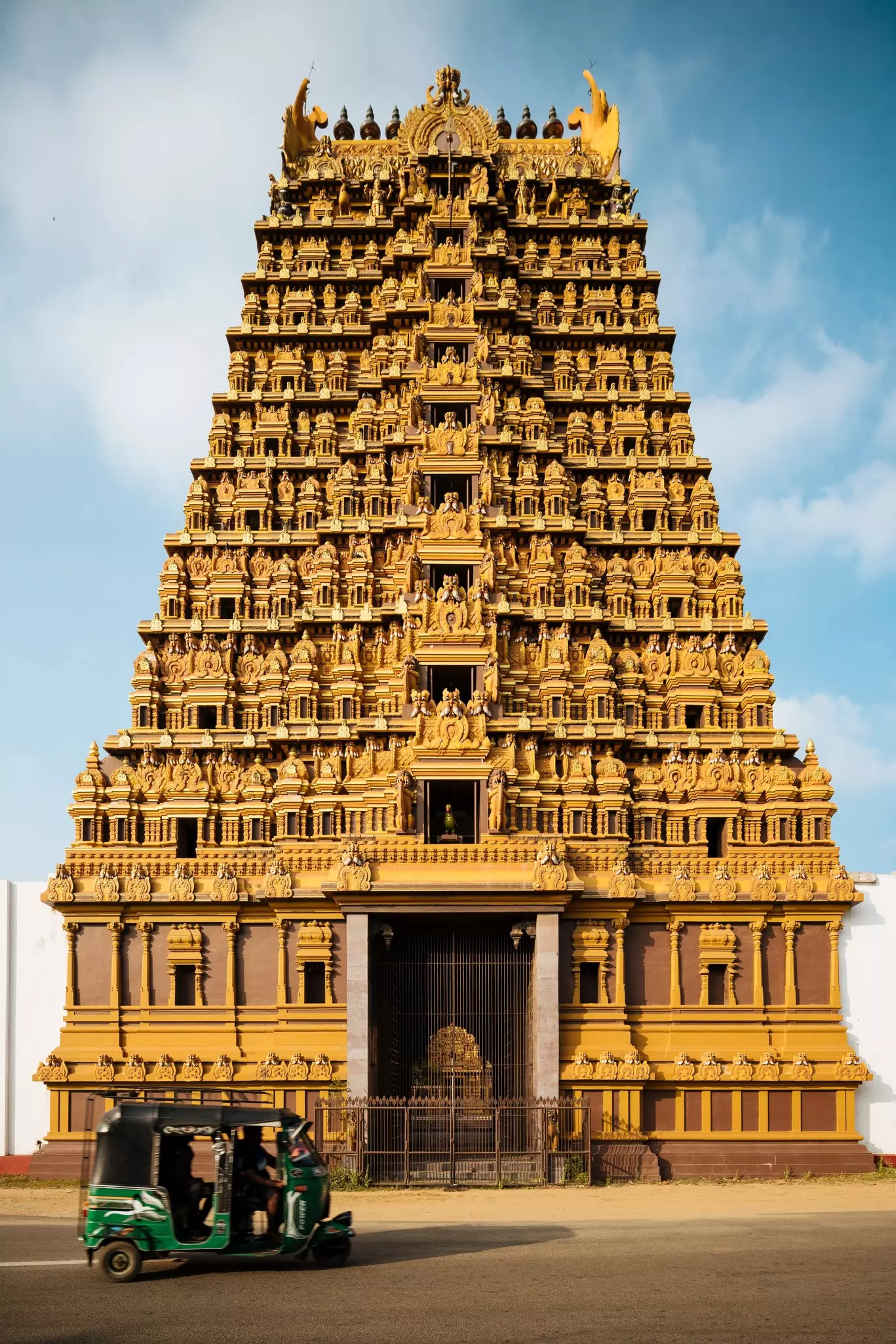 Nallur Kandaswamy Kovil temple in Jaffna. Robert Harding Video/Shutterstock