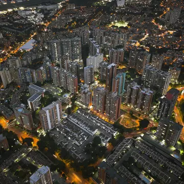 Medellín shimmers with tons of amazing experiences – dive in and get to know the "City of Eternal Spring"
1190391159
landscape, Medellín, aerial view, city, urban