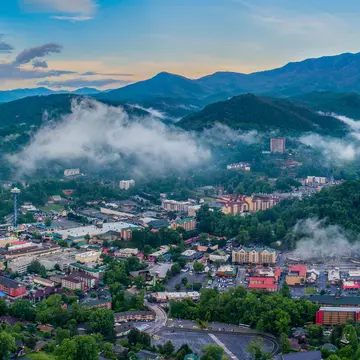 Explore new heights with these top things to do in the Smoky Mountains gateway towns. Kevin Ruck/Getty Images