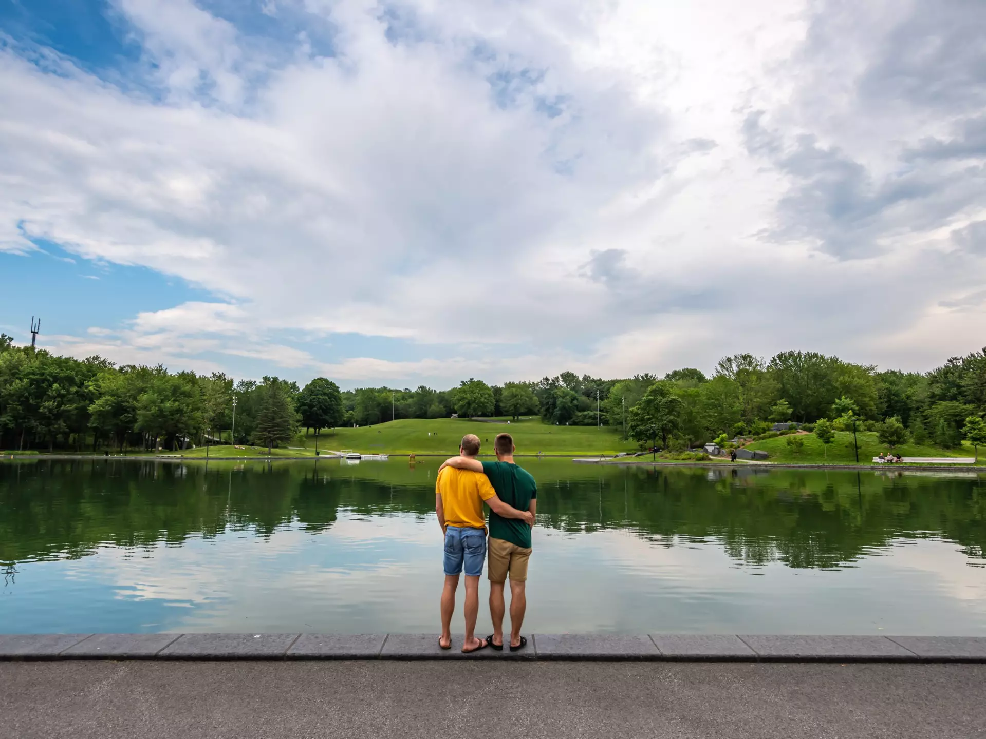 Couple embracing each other while visiting the Beaver lake on the Mount Royal, Montreal, during summer.
1218674249
