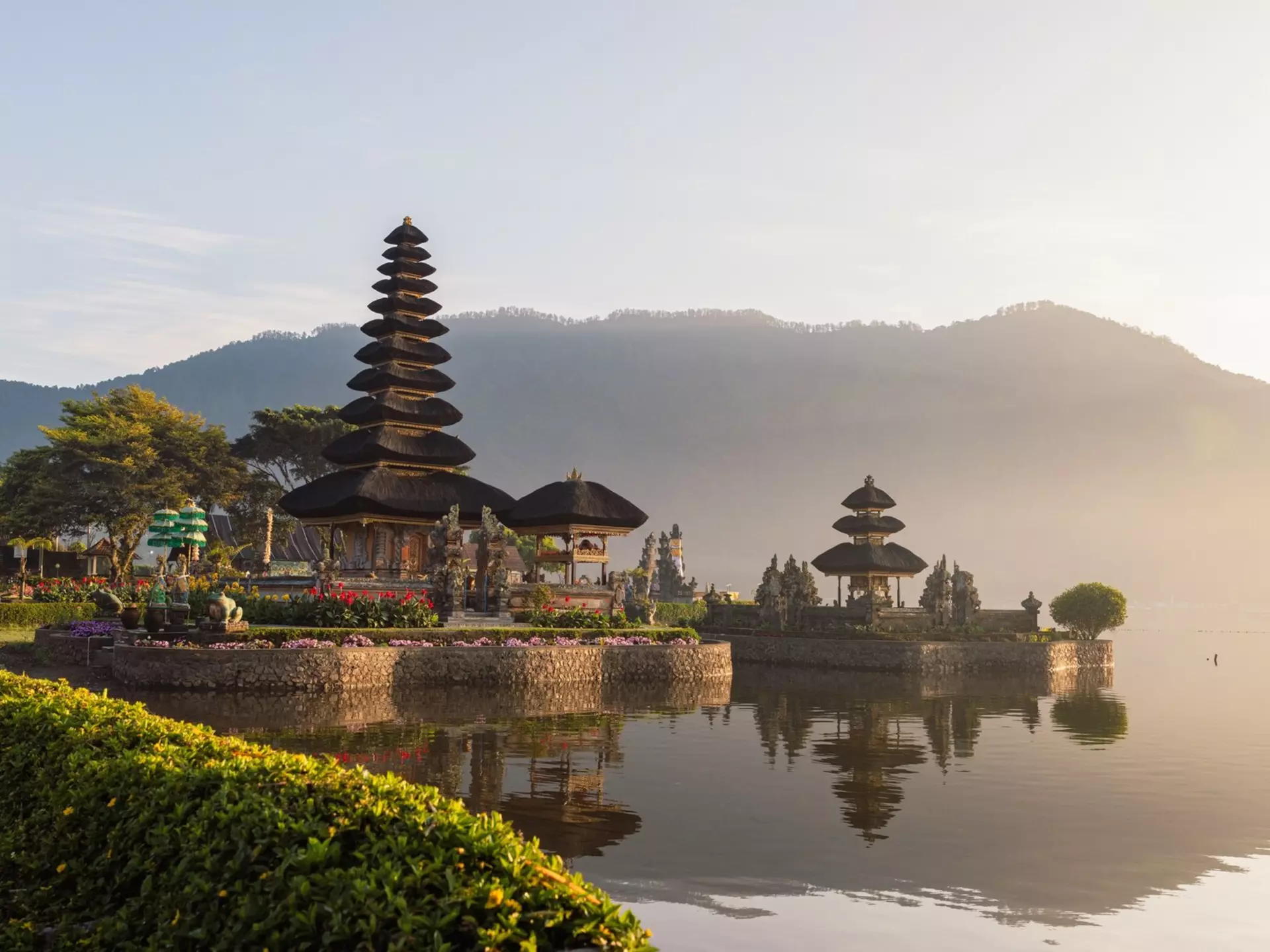 Pura Ulun Danu Bratan in Bali. Zen Wuak / Shutterstock

