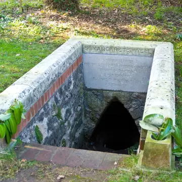 B8MNY5 St Margaret's Well, Binsey, Oxford, England

Church of St Margaret of Antioch
