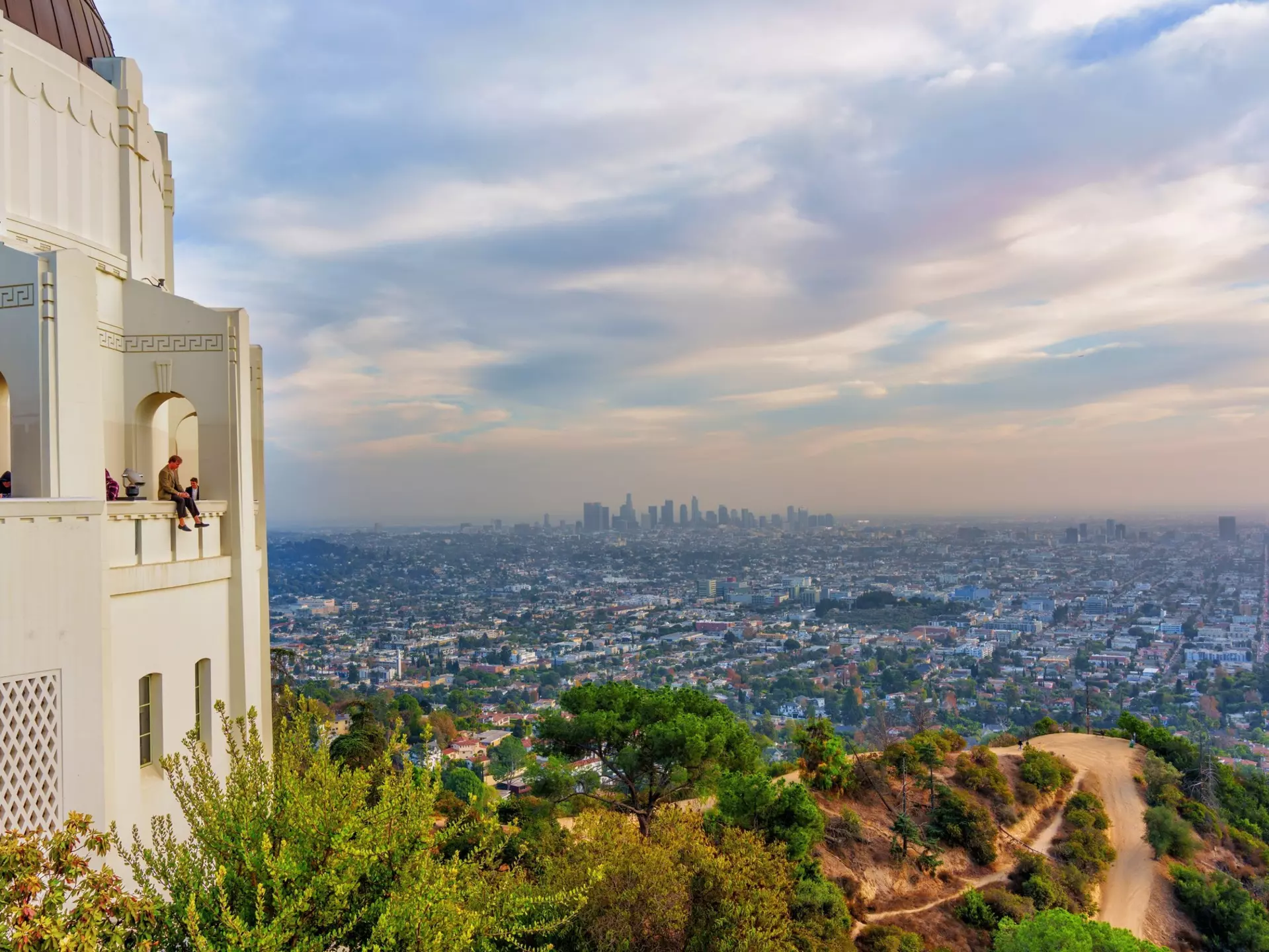 The LA skyline seen from the Griffith Observatory. Chizhevskaya Ekaterina/Shutterstock