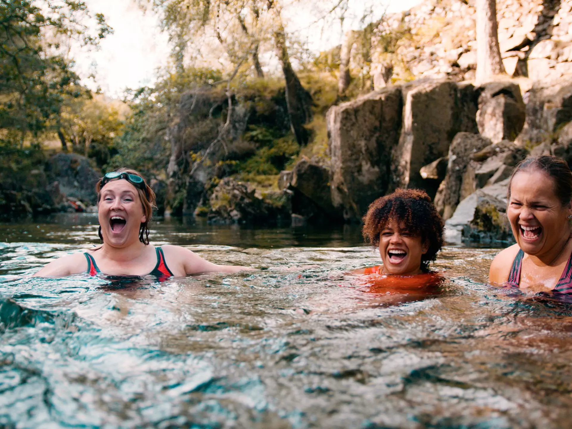 Cold plunging benefits include a dopamine rush, improved energy levels and laughter © SolStock / Getty Images