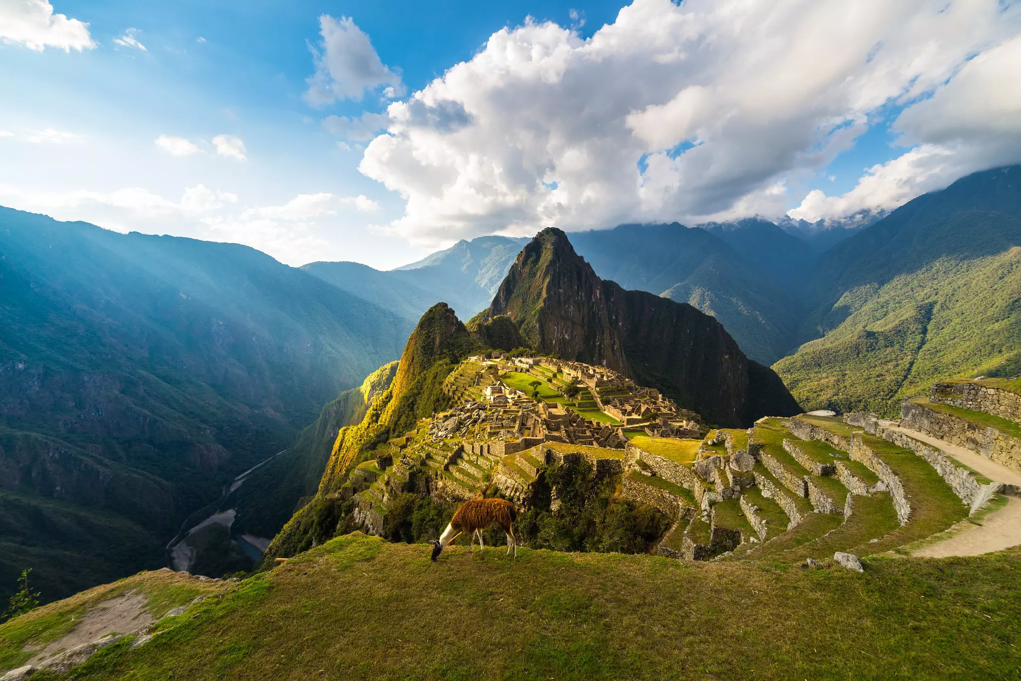 The exceptionally high quality of the stonework and the abundance of ornamental work tells us Machupicchu was once vitally important as a ceremonial center © Photo courtesy of Promperu