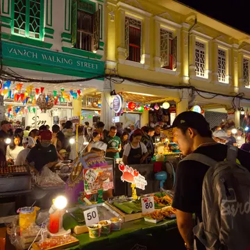 Phuket's restaurants and street food stalls serve cuisine with many influences. Read on for the best dishes and where to try them. Shutterstock