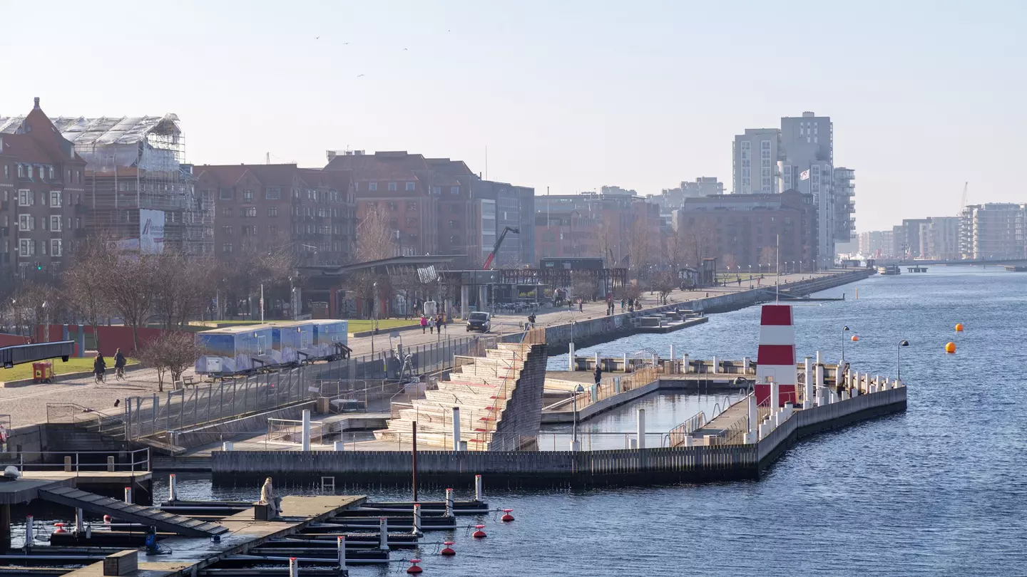 The harbour bath at Islands Brygge, Copenhagen ©Oliver Foerstner/Shutterstock