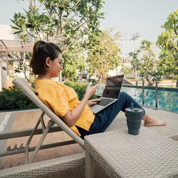 workingremotebypool.jpg