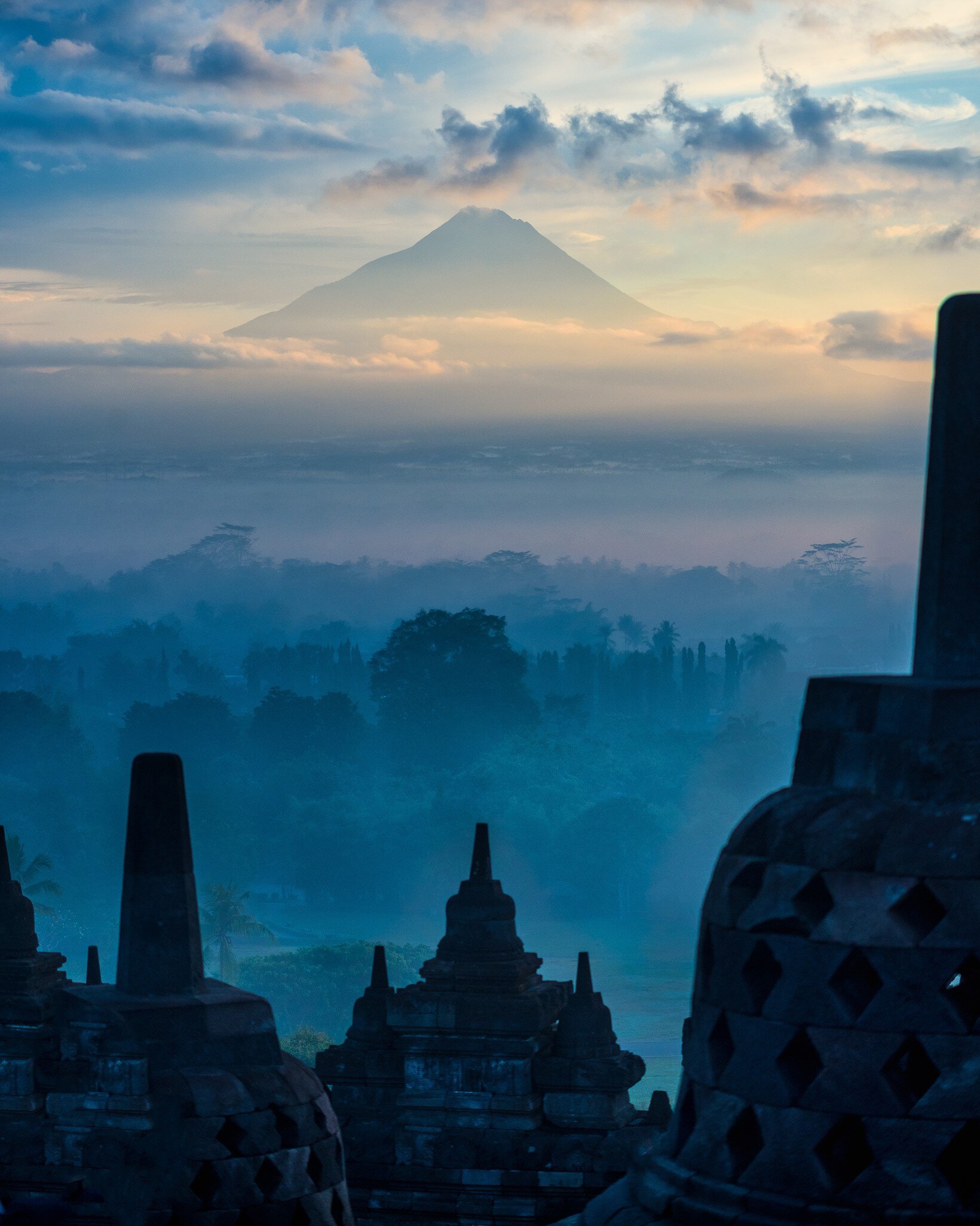 Merapi, Borobudur temple and beautiful sunrise, License Type: media, Download Time: 2026-02-13T14:41:14.000Z, User: sevelynd12, Editorial: false, purchase_order: 56500 - T&R or Kids, job: Global Publishing WIP, client: 365 Days of Travel 1, other: Sharon Dortenzio
