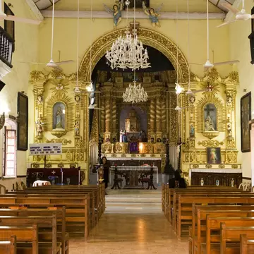 Interior of Reis Magos Church.