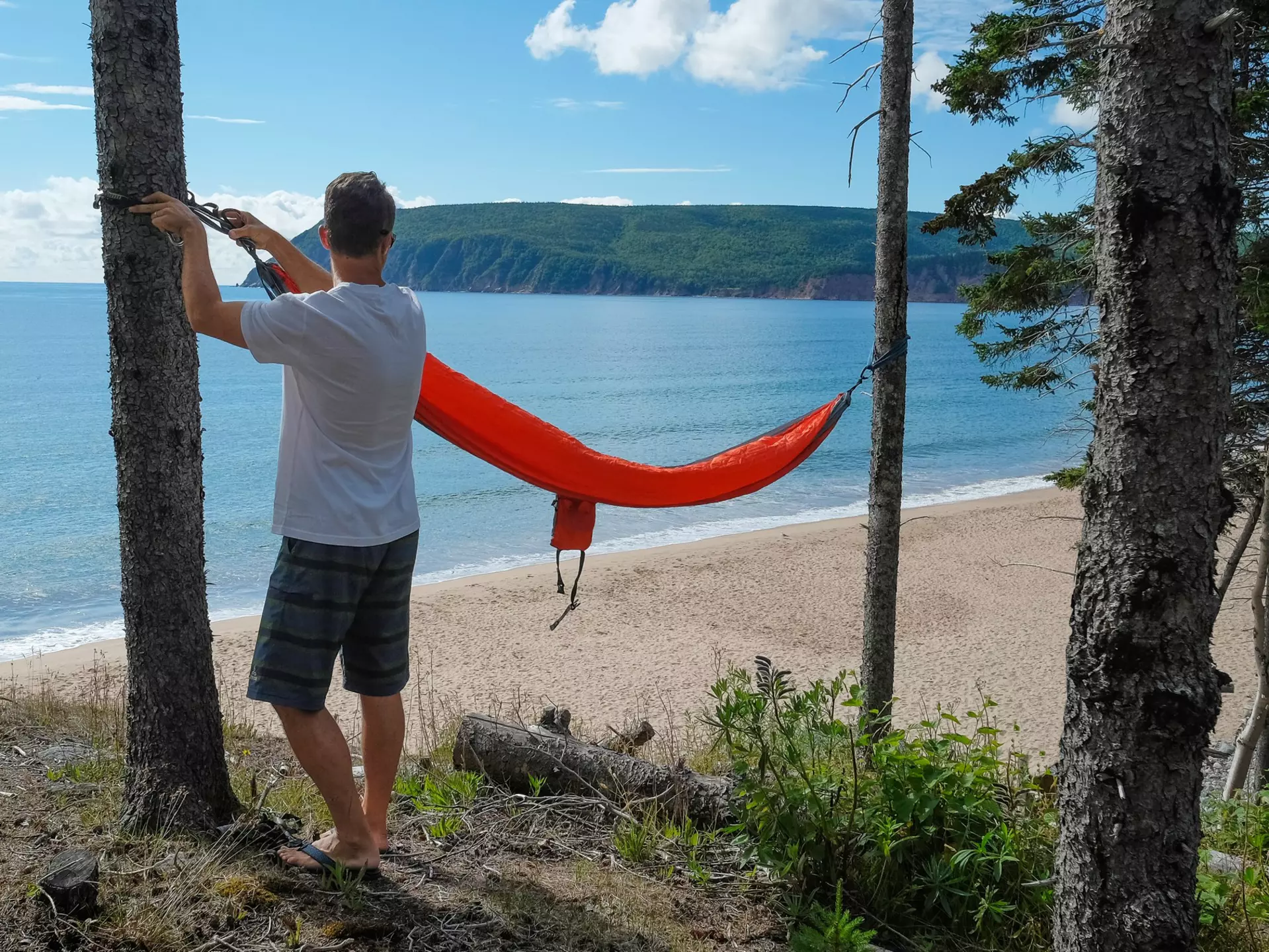 Nova Scotia has plenty of options for budget travelers – and lots involve experiencing its wild landscape © Seth K. Hughes / Getty Images