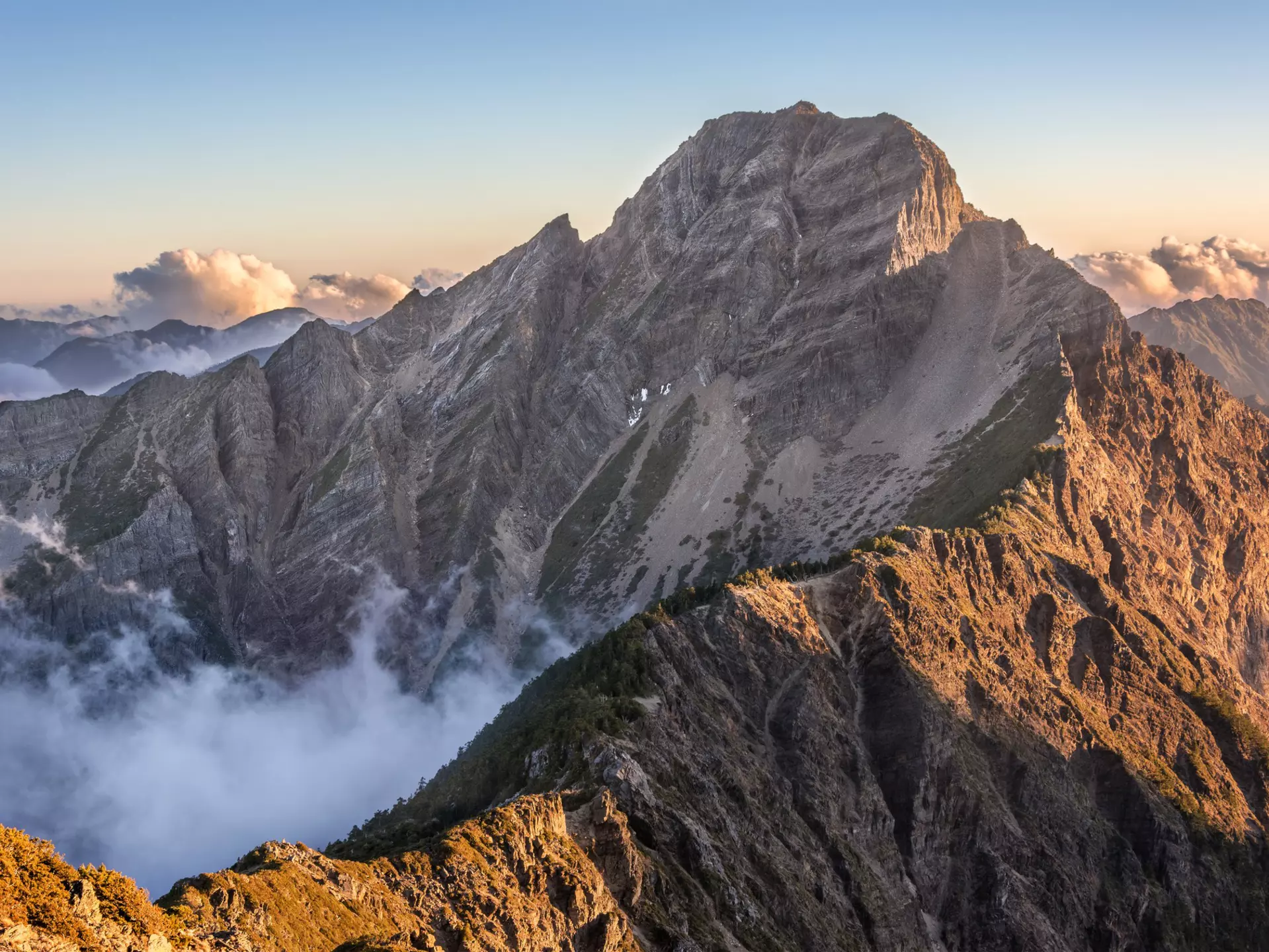 A landscape image of Mt Yushan