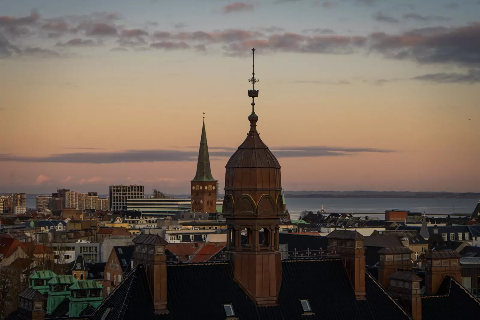 Aarhus - skyline sunset.jpg