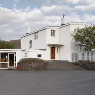 2WEN0E3 Jaguar and house of Nobel Prize winner Halldor Laxness, Gljufrasteinn-Laxness Museum, Mosfellsdalur, Iceland
2WEN0E3
Iceland, Jaguar, Winner, of, the, Nobel, Prize, for, Literature, attraction, building, culture, deserted, heritage, building, house, museum, Iceland, Jaguar, Winner, of, the, Nobel, Prize, for, Literature, attraction, building, culture, deserted, heritage, building, house, museum, museum, building, tourist, attraction, Big, cat, Icelandic, Nobel, prize, winner, Northern, Europe, literature, Europe, Feliformia, predatory, cat, Predator, Mammal, wild, animal, animal, natural, environment, wildlife, wildlife, photography
**RIGHTS MANAGED** Uploaded for use on the LP app -- Jaguar and house of Nobel Prize winner Halldor Laxness, Gljufrasteinn-Laxness Museum, Mosfellsdalur, Iceland