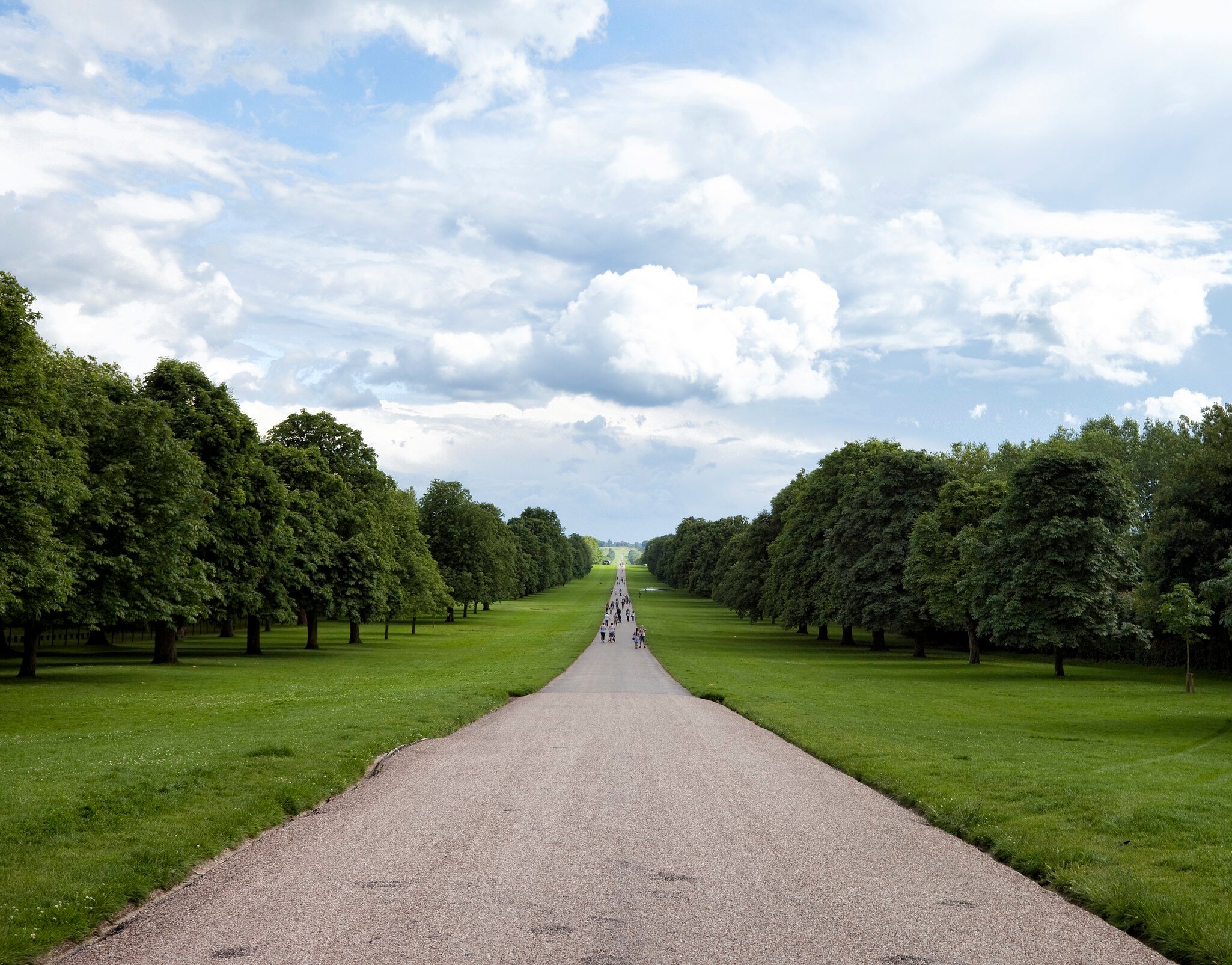 The start of the Long Walk linking Windsor Castle with Windsor Great Park, Berkshire, England
