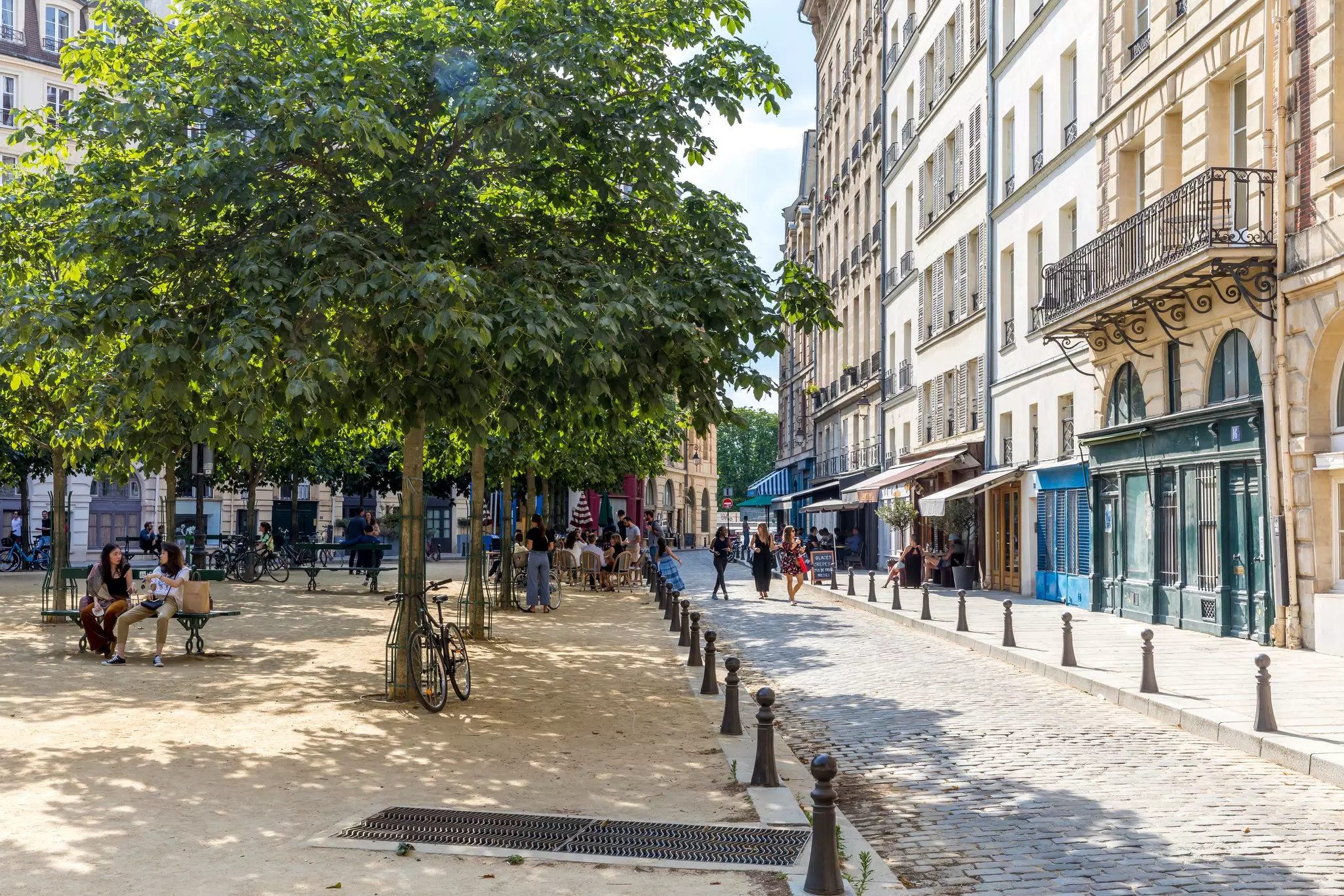 A view at the Place Dauphine