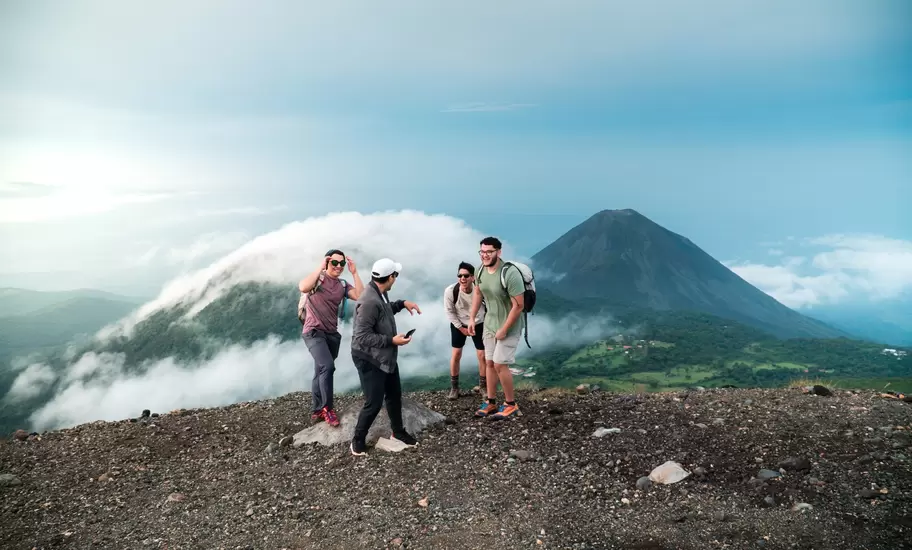 Tourists climbing the Volcán de San Salvador, El Salvador.